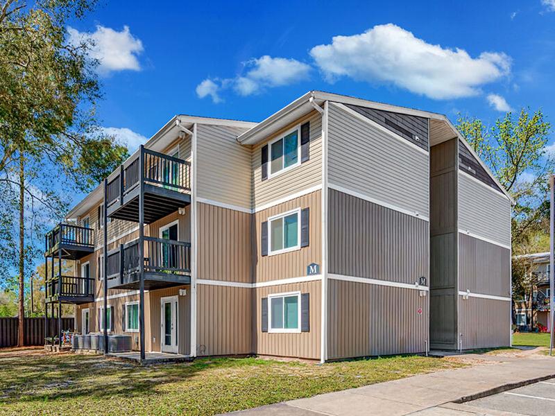 Exterior | Majestic Oaks